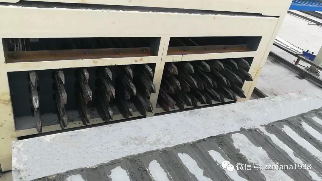 墻板生產(chǎn)線第三代液壓抽芯機(jī) 墻板生產(chǎn)線第三代液壓抽芯機(jī)